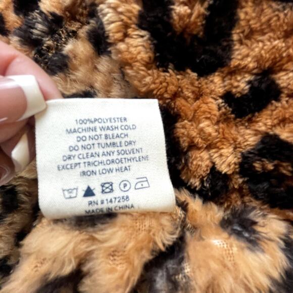 Simply Southern Simply Soft Shacket New Leopard Print Sherpa XL NWT Button Front - Picture 8 of 10